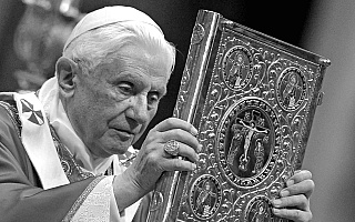 Wierni Archidiecezji Warmińskiej żegnają papieża Benedykta XVI